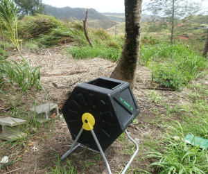 Tumbling Composter