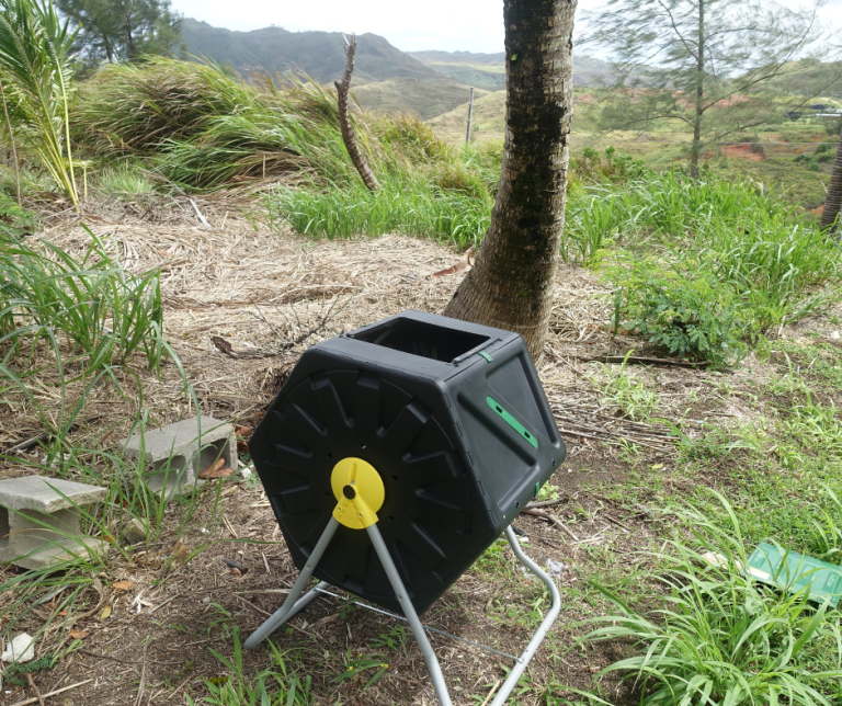 Tumbling Composter
