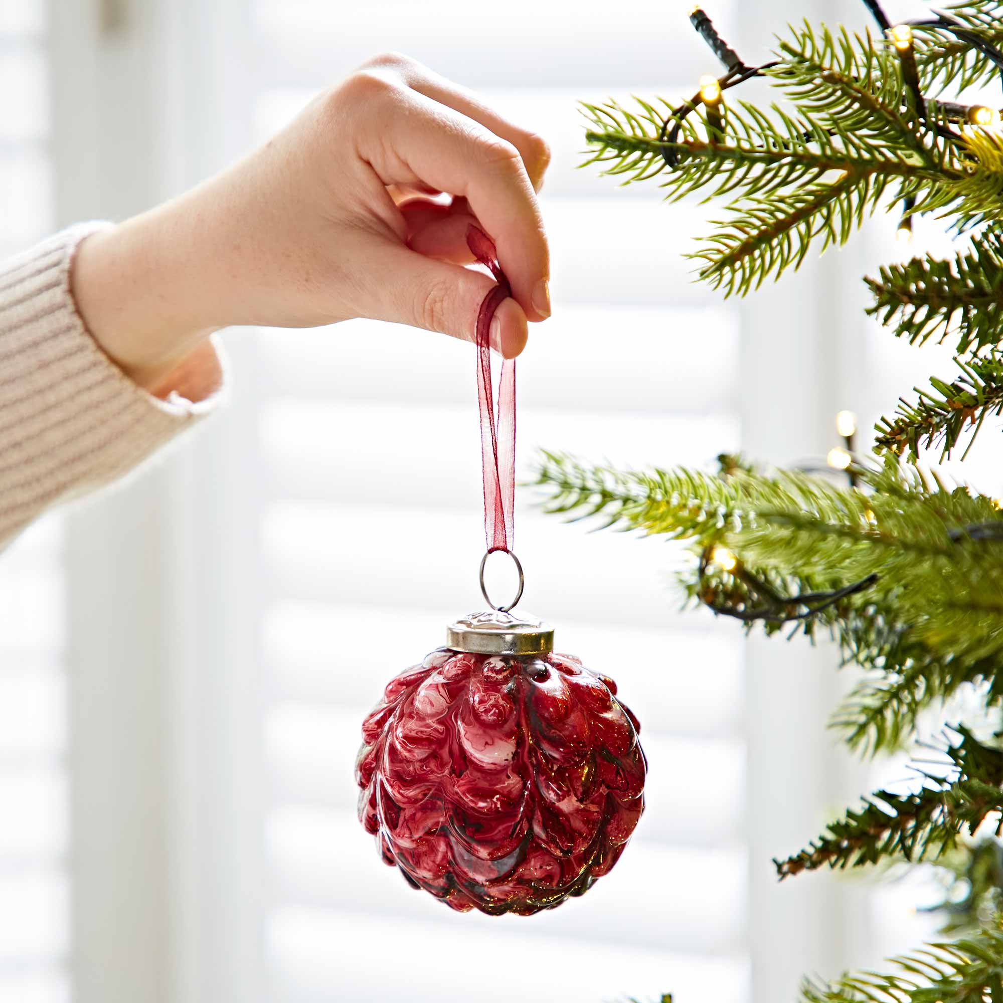 Ryka Coloured Recycled Glass Marble Baubles - Red