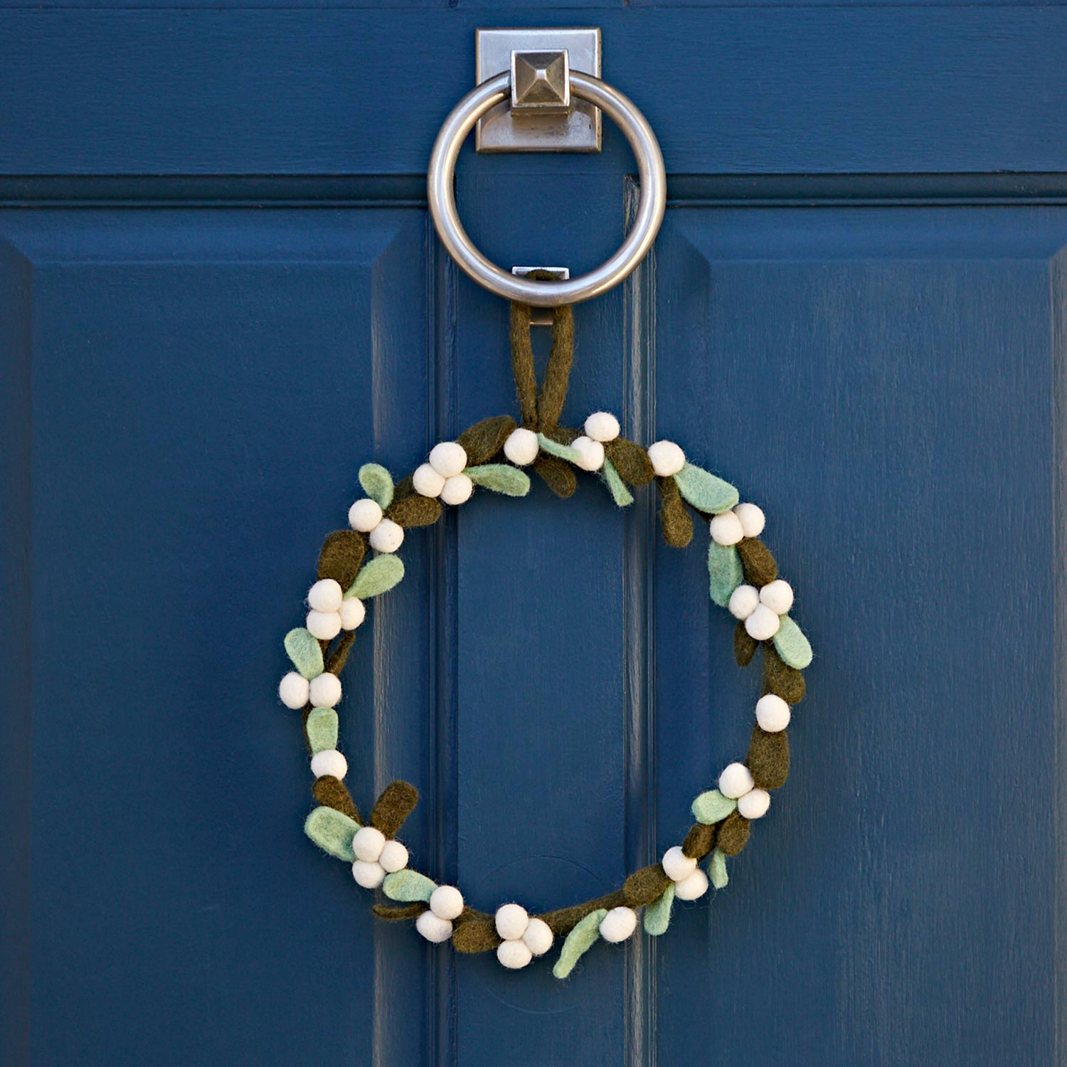 Felt Mistletoe Christmas Wreath